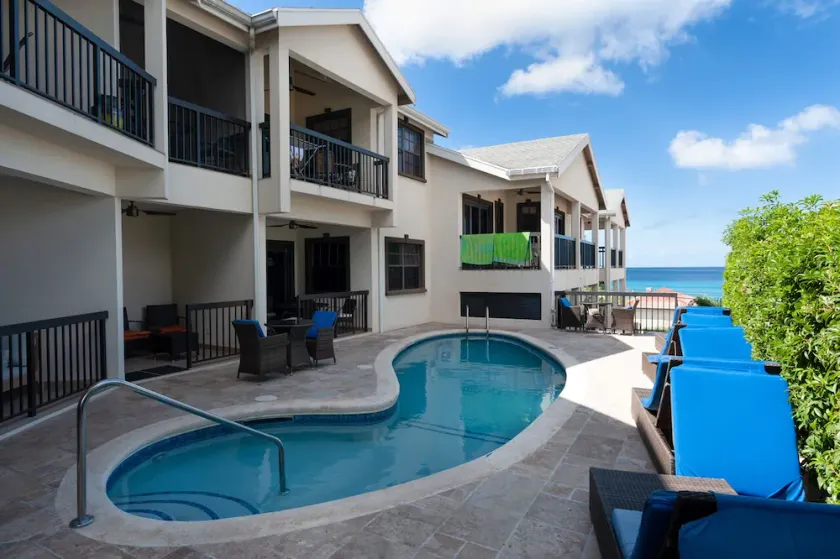 New 2 Bed 2 Bath Condo w/Pool, 1 min from Beach - Image 1