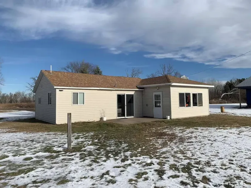 Hyggelig kabine i WI Woods. Gandy Dancer Trail 2 miles væk - Image 1