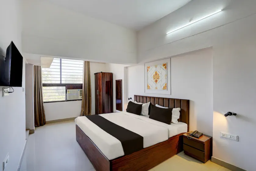 Classic Vijai Square - Image 1