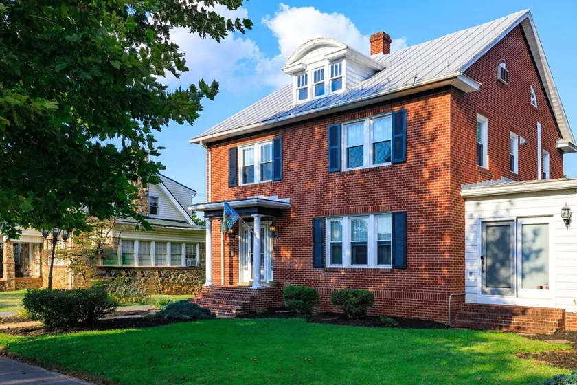 Big Sunny Family House - Image 1