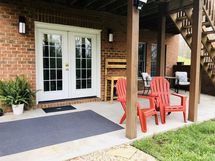 Beautiful views & 10 minutes from Blacksburg! - Image 1