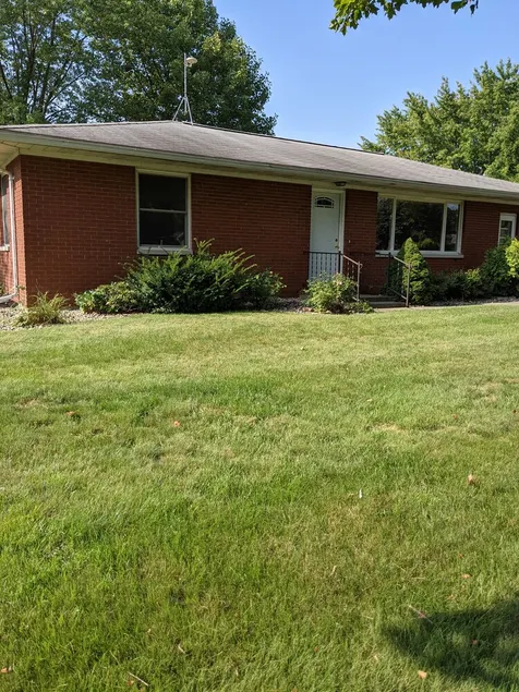 Davis Street Shipshewana - Image 1