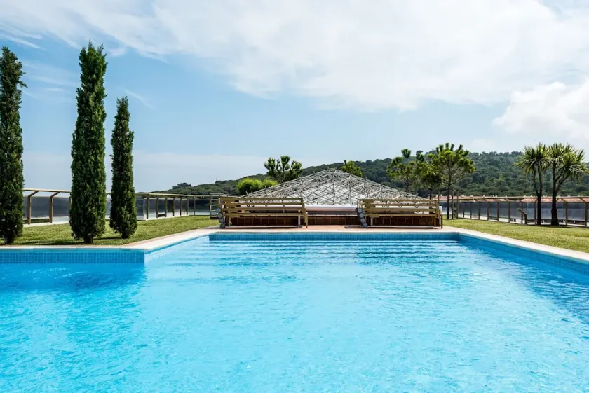 Nautic Palace Apartment with pool + parking + Air Conditioning near the sea - Image 1