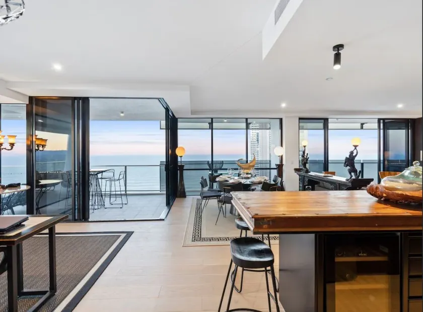 Three-Bedroom Deluxe Renovated Sky High Penthouse - Image 1
