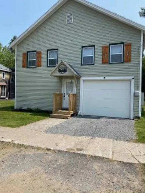 Cozy stay within walking distance to everything! - Image 1