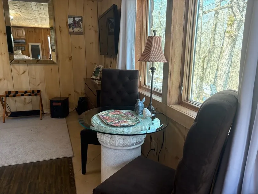 OMG!!! Cozy Log GUEST CABIN on Horse Ranch w Mountain Views. Pet Friendly! - Image 1