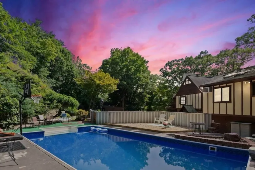 Castle Retreat w/ Pool, BBQ, Game Room & Pets OK! - Image 1