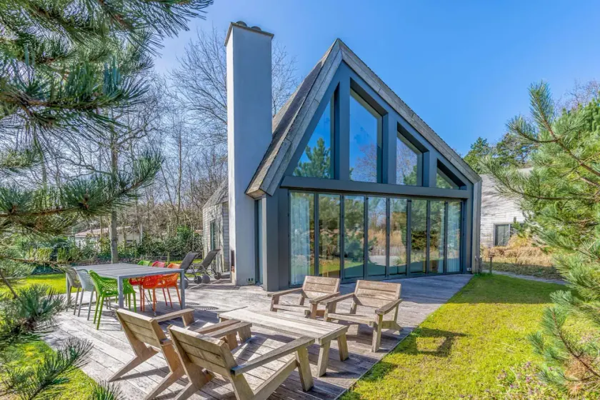 Relaxed and atmospheric 6-person villa near the forest. - Image 1