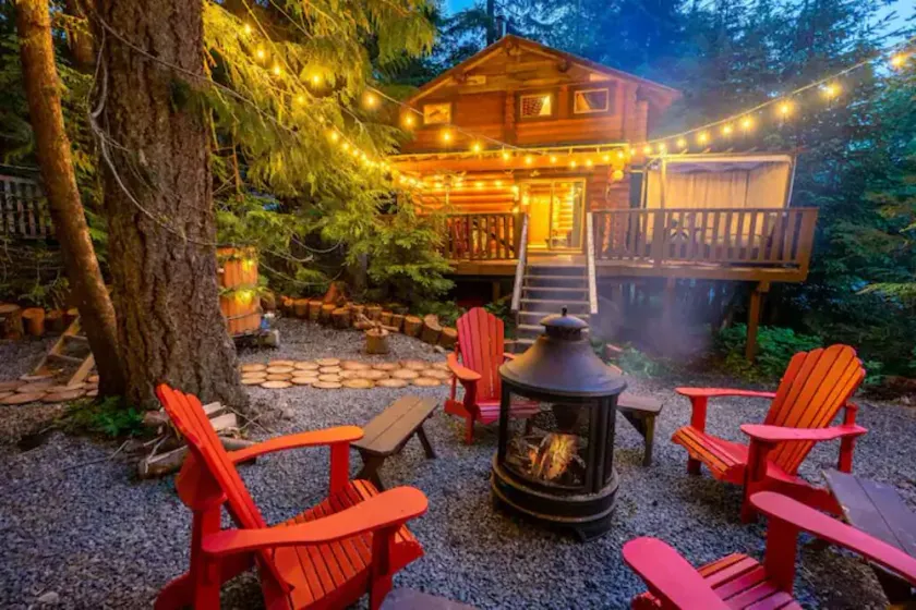 Cozy Mountain Log Cabin w/ Cedar Tub and Sauna! - Image 1