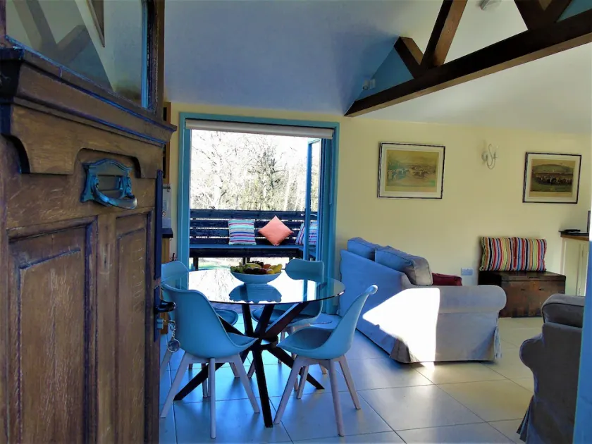 Rural Retreat with glorious views, I hour from London.  4* Gold Visit England - Image 1
