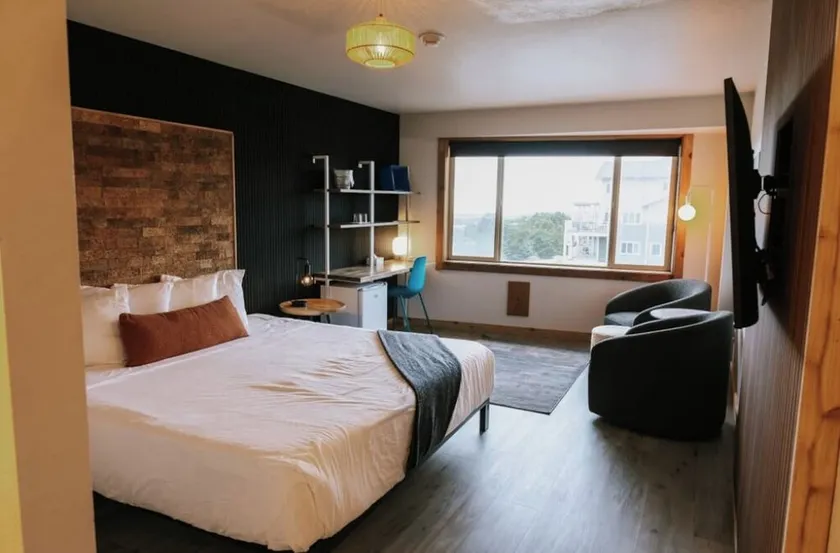 Beachside Bliss! Pet-friendly Hotel with Indoor Pool and Sauna, Free Parking! - Image 1