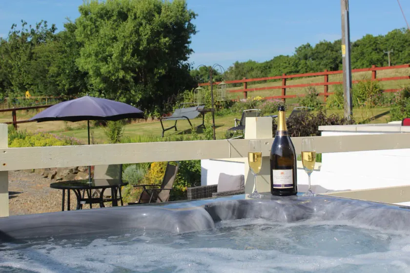 Bunny Meadows Holiday Farmhouse near Carmarthen & Pembrokeshire - Image 1