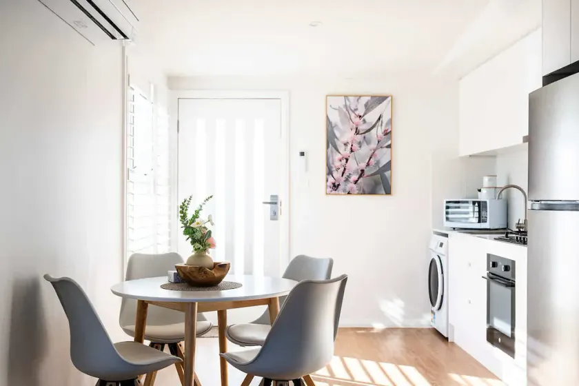 The Elm Apartments - The Pink Room - Image 1
