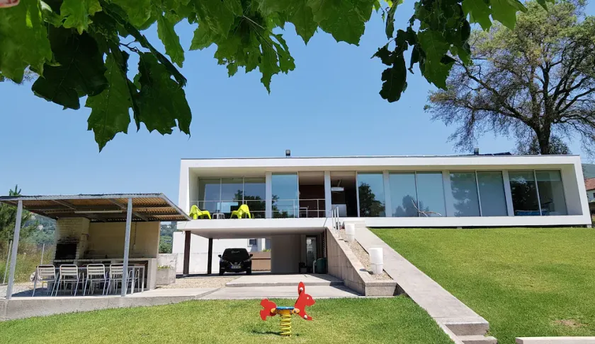 CASA LUMINOSA MODERNA 220 M2 VILA VERDE BRAGA CON PISCINA - Image 1