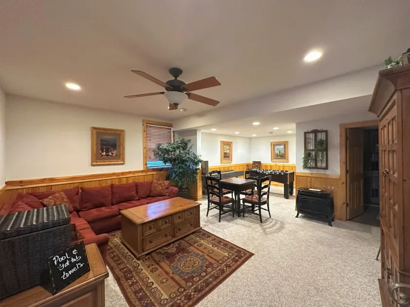 Apple Canyon Lake, Spielzimmer, Whirlpool - Image 1