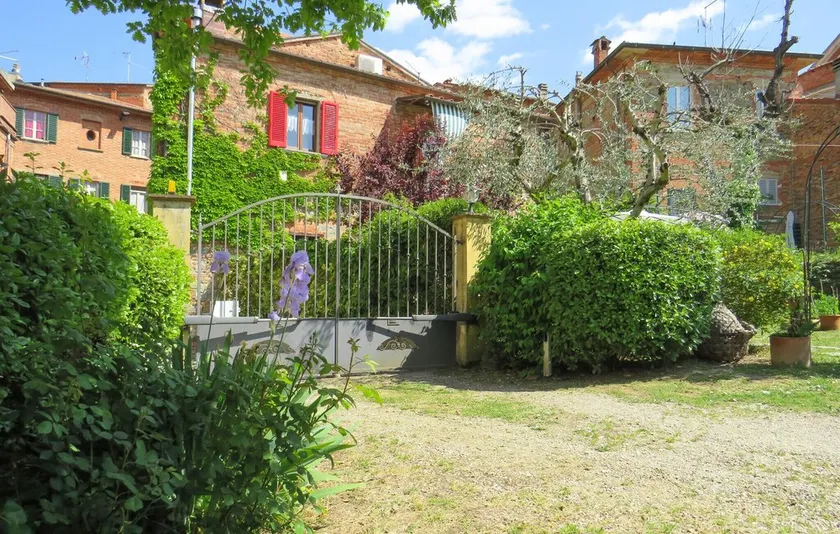Fantastisk hjem med 3 soveværelser i Località Pozzo, Arezzo - Image 1