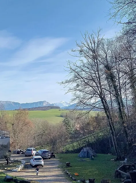 Lovely mobile home 10 km from Annecy and its magnificent lake - Image 1