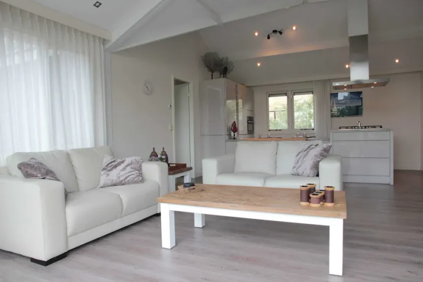 Lovely Holiday Home in Kattendijke near Centre - Image 1
