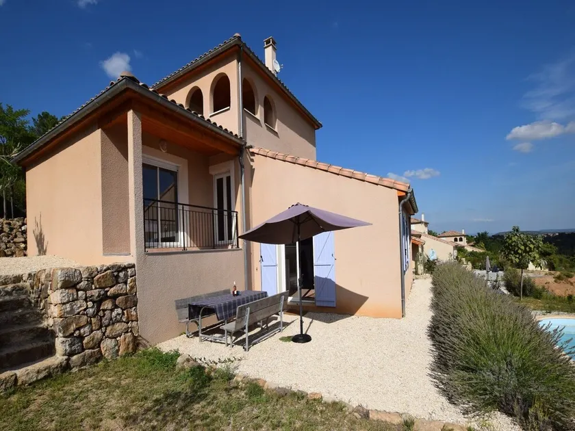 Beeindruckende Villa mit Blick auf den Hügel - Image 1