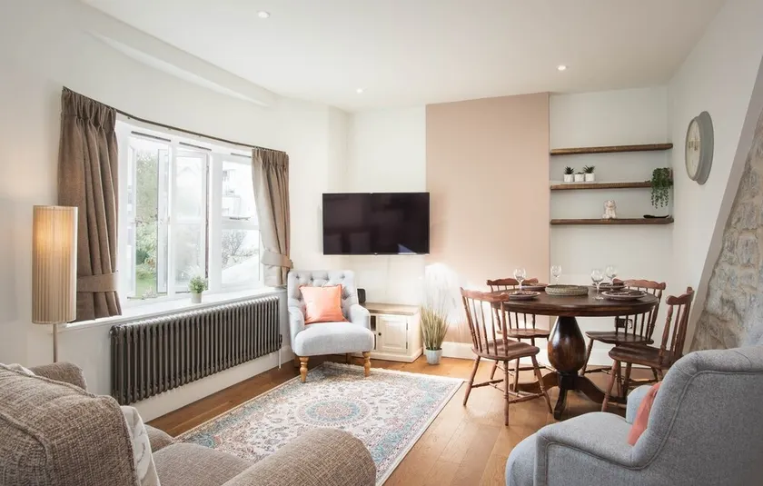 Old baker's apartment with Lyme Regis on your doorstep - Image 1