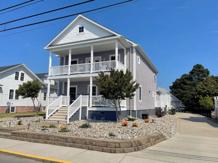 Seas The Day - 4BR Waterfront,pier, boat dock,decks, LINENS&TOWELS PROVIDED - Image 1