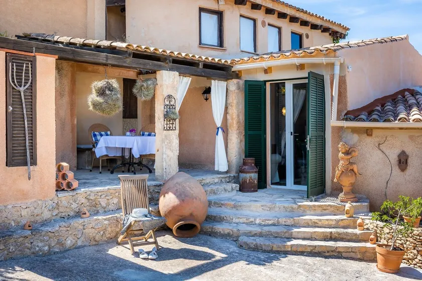 Petit Apartment “Adults Only-Mallorca” with Shared Pool and Wi-Fi - Image 1