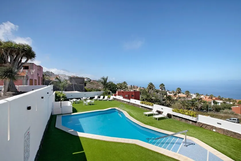 Vacation Home 'Linaje del Pago Listán Negro' with Sea View, Pool, Private Balcony & Wi-Fi - Image 1