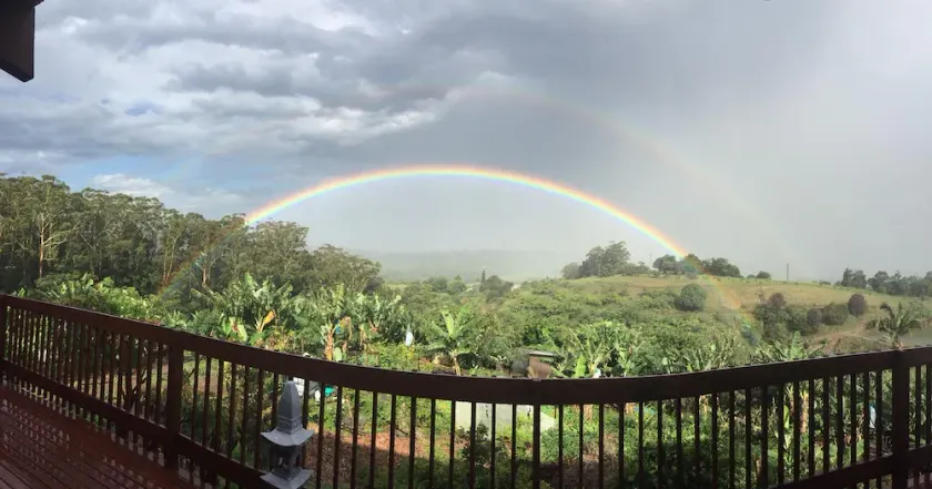 Mountain Retreat with The View, Avocado and Banana Farm stay - Image 1