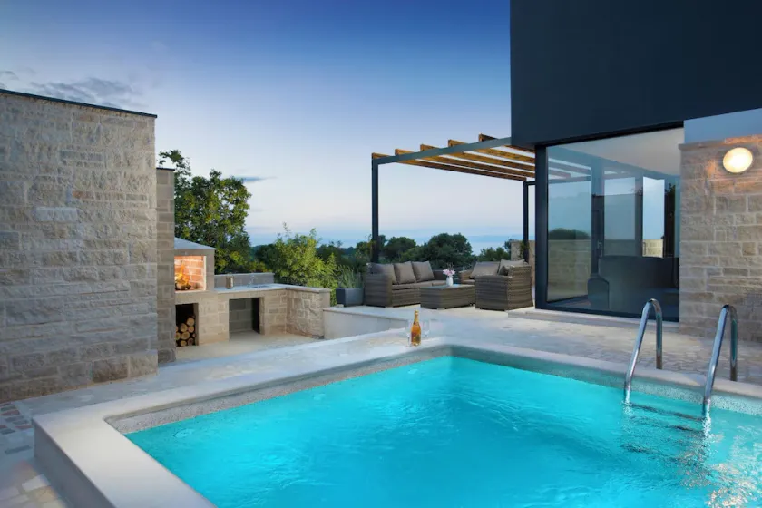Deneris - App with Private Pool - Image 1