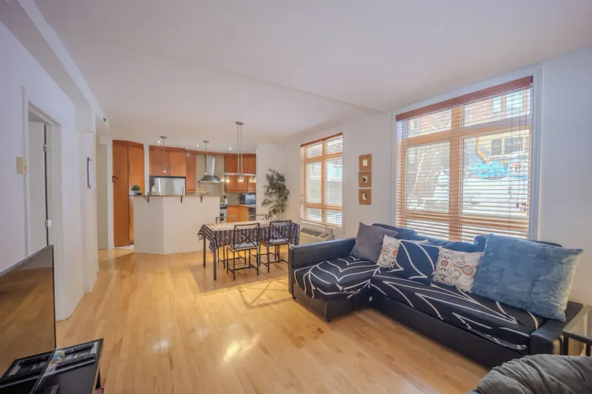 *SPECIAL RATES *  2 bedrooms condo with garage and terrasse - * GREAT LOCATION* - Image 1