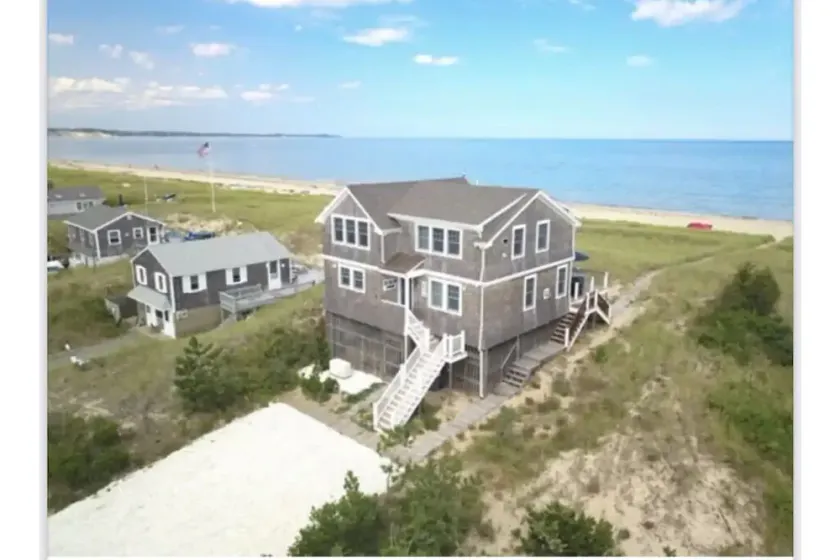 Luxury Beachfront Cottage - Image 1