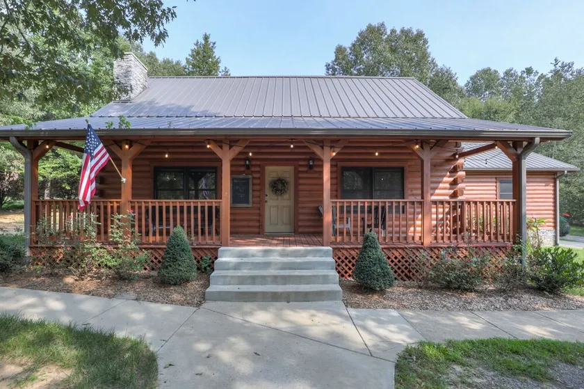 Billy Goat Hill Cabin - Romantic Cabana with Hot tub No Cleaning Fee or Chores - Image 1