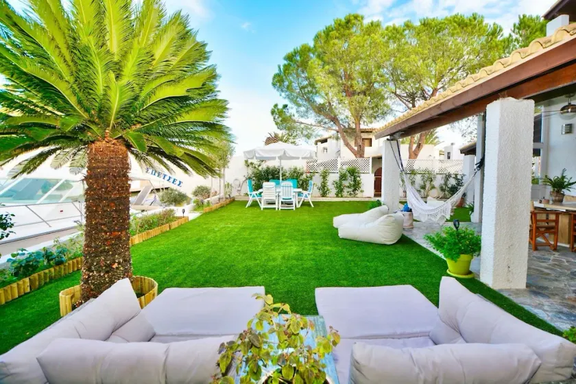 Villasonboard Dock Villa 3 Bed, 3 Bath, Canal, Greek Venice Porto Hydra - Image 1