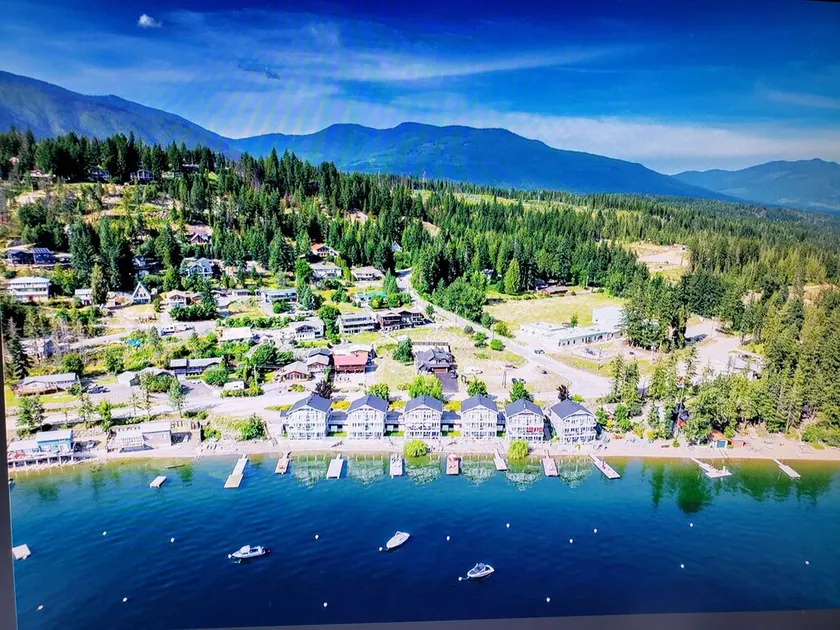SHUSWAP LAKE BEACH FRONT PRIVATE DOCK/BUOY   60% OFF $159 NT REG $398   TAX FREE - Image 1