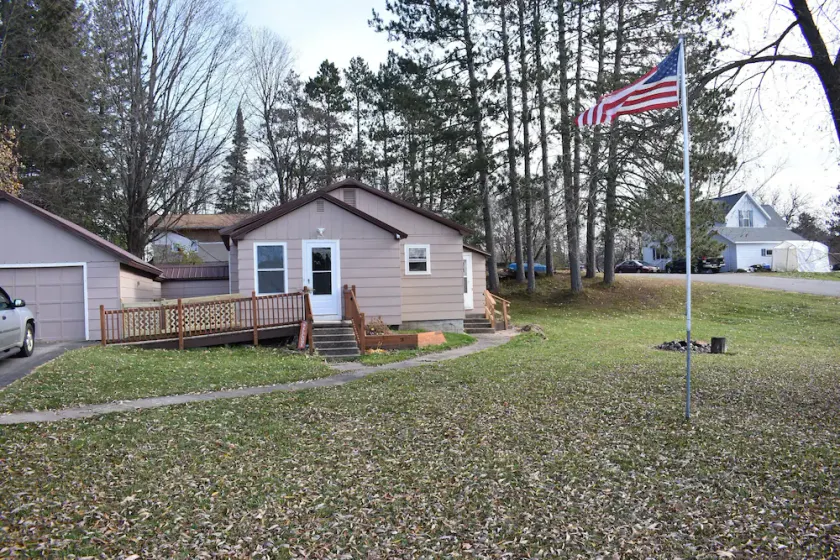 Cozy Nothwoods home next to ATV/Snowmobile trails - Image 1