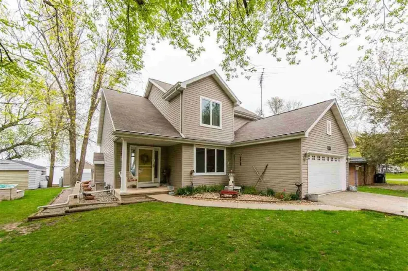 Beautiful Lakefront Home ~ Outstanding Sunsets ~ Includes Hot Tub! - Image 1