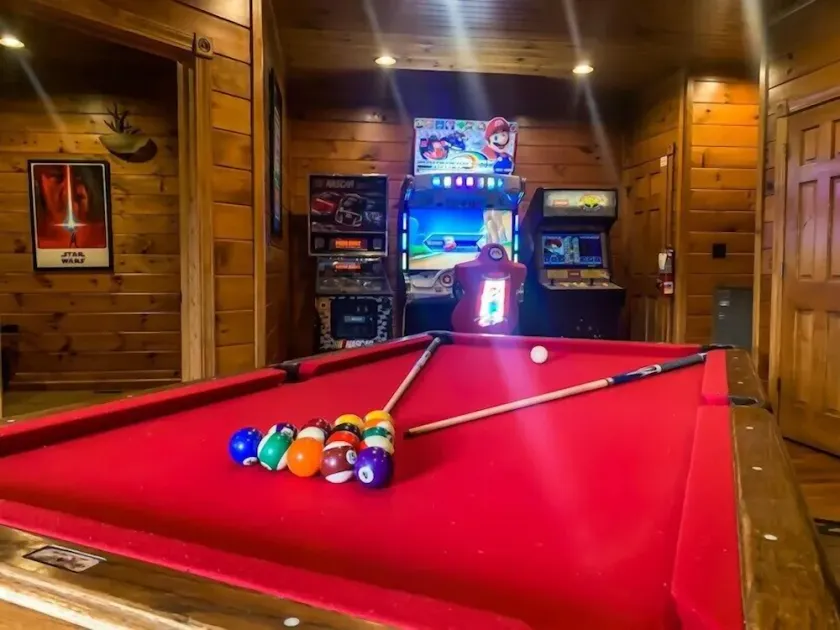 Nouvelle gestion! Vues du Mt LeConte, HotTub, Cheminée, Jukebox, Théâtre et Arcade - Image 1