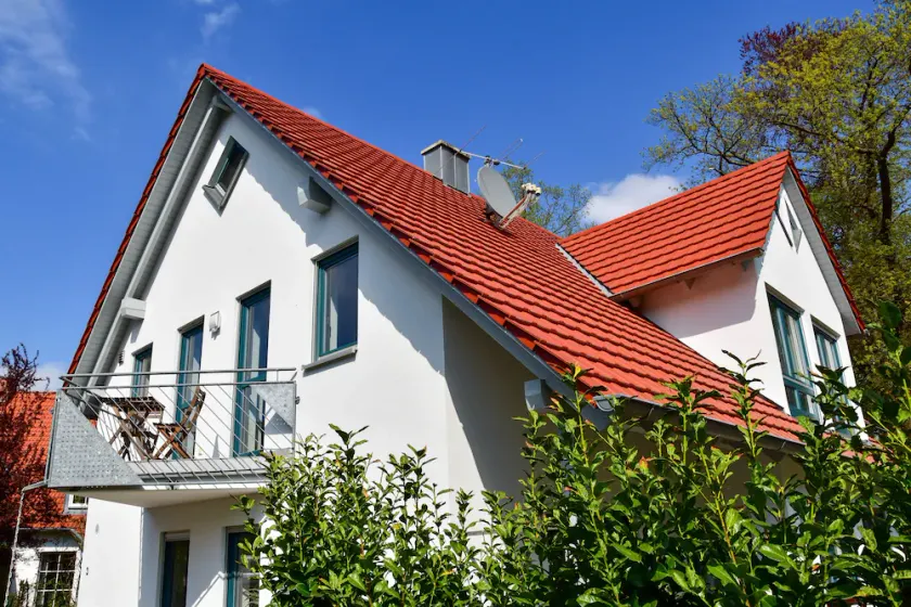 Rolig, rummelig lejlighed med balkon - Image 1