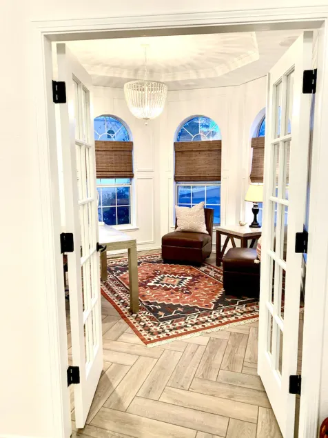 Bright and Spacious Home in a NE Heights Gated Community - Image 1