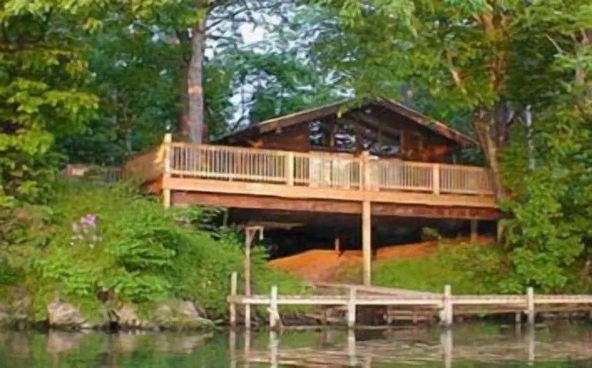 Rustic Riverfront Getaway Directly On The River!!  You can't get any closer! - Image 1