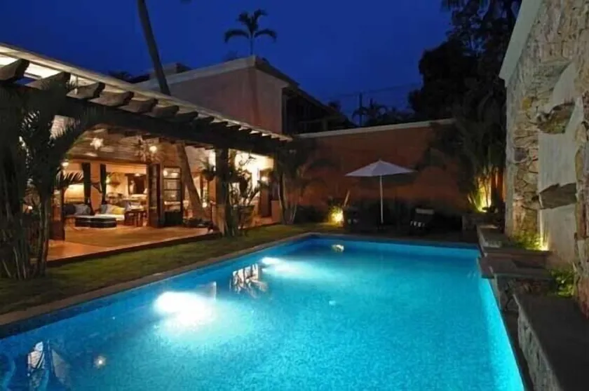 Chic Villa Oasis avec piscine, Cook & Pucelle, Étapes de la plage - Image 1