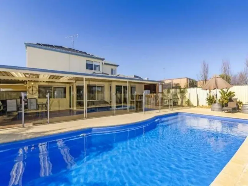Arlington Beach Home - large family home with pool - Image 1