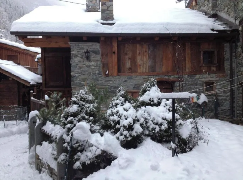 Entire Chalet with fireplace. garden, Wi-Fi, adjacent to village center - Image 1