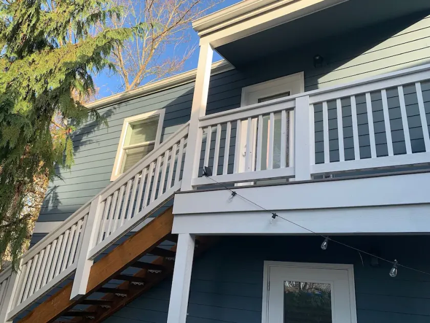 Cozy studio - easy access to all West Seattle has to offer! - Image 1