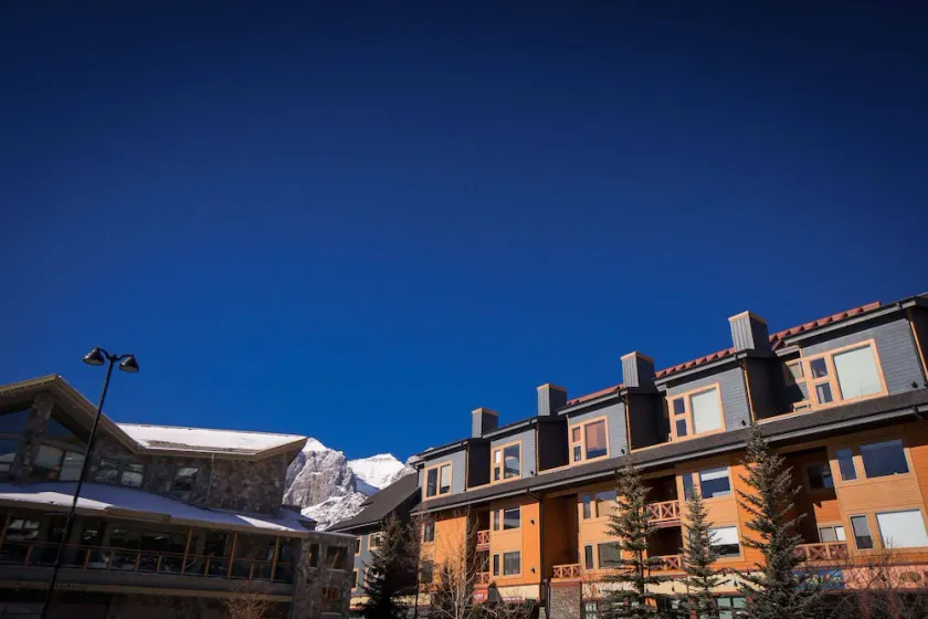 Wanna Getaway in the Rockies/Park Pass - Image 1