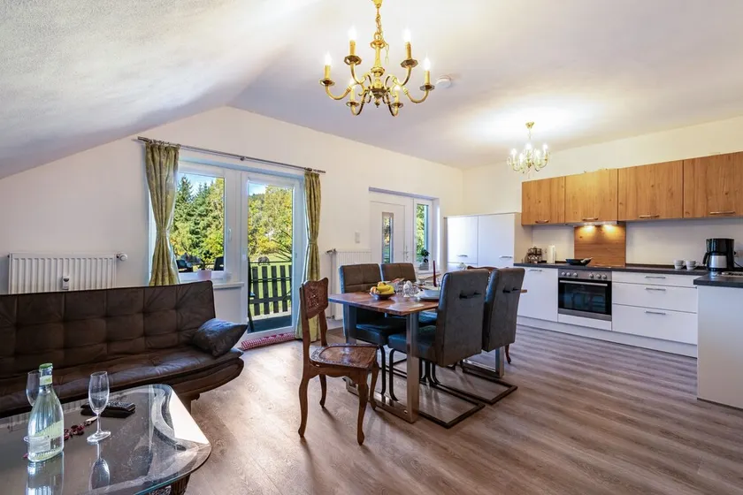 Ferienwohnung 'Fuchswiese' mit Balkon und WLAN - Image 1