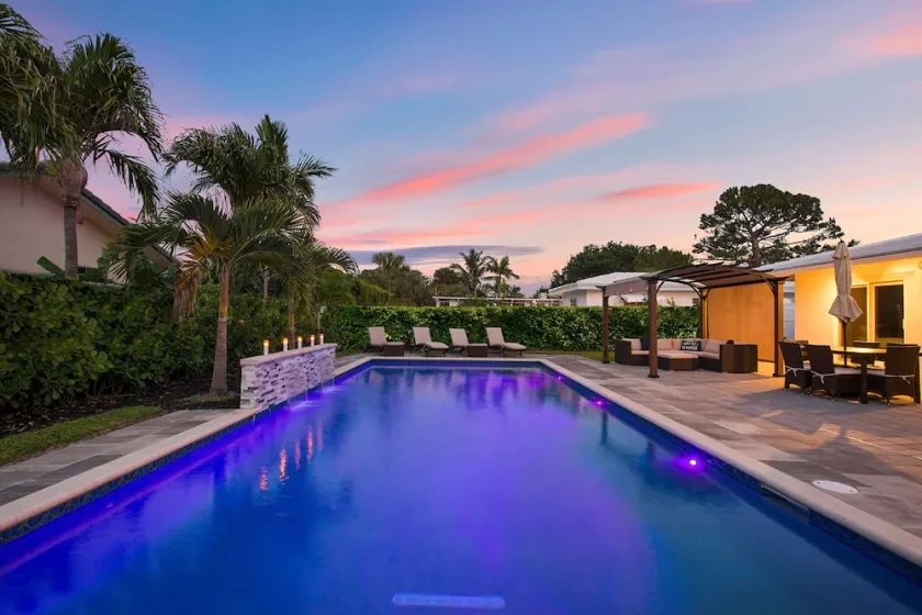 SPECIALS!! BEAUTIFUL BEACH HOUSE ! WALK 2 BEACH POOL ! HOT TUB - Image 1