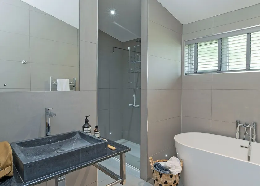 Elite Plus Spa Lodge 3 - Image 1
