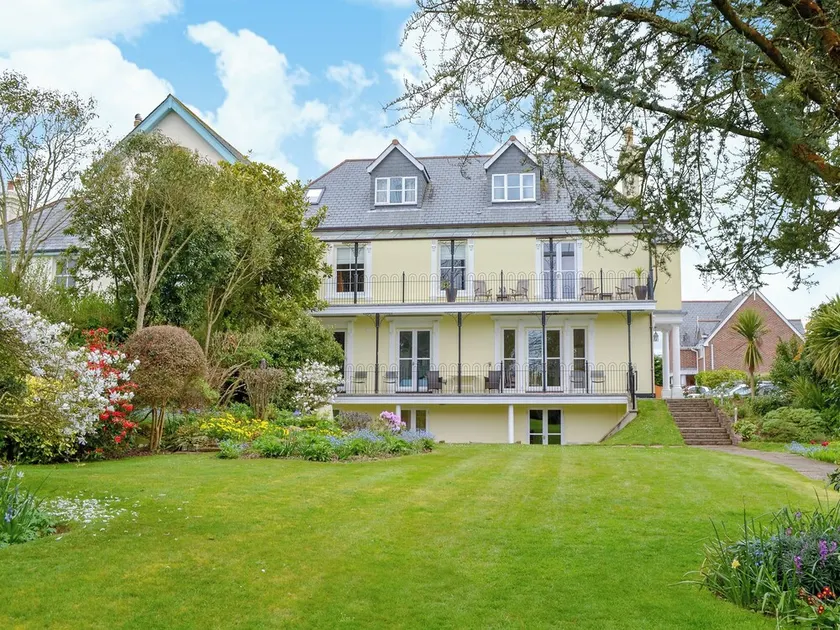 Carnethic House - One Acre View - Image 1
