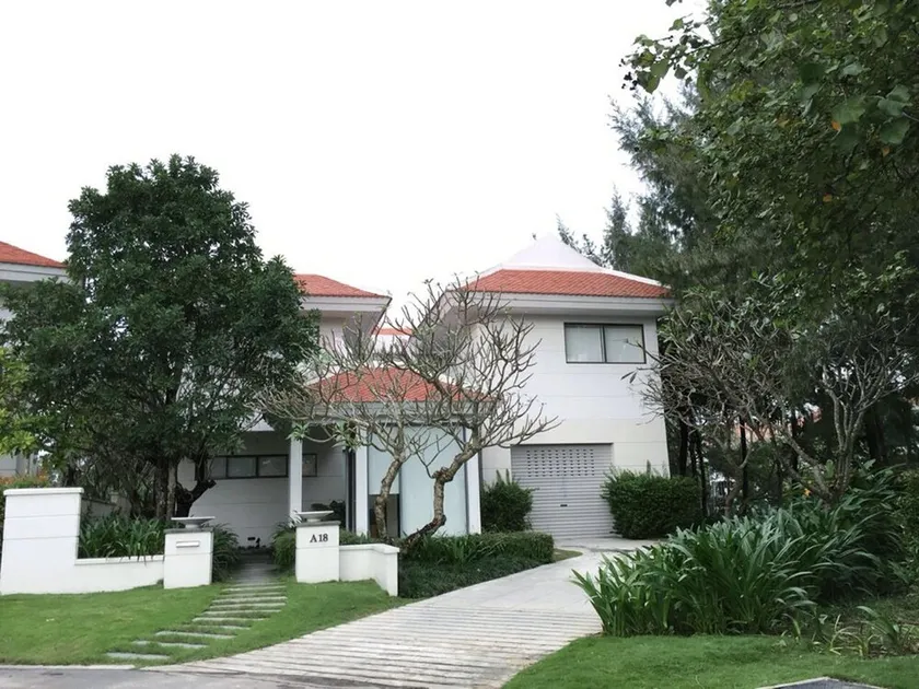 Sunny Spacious Villa in Ocean villa - Image 1